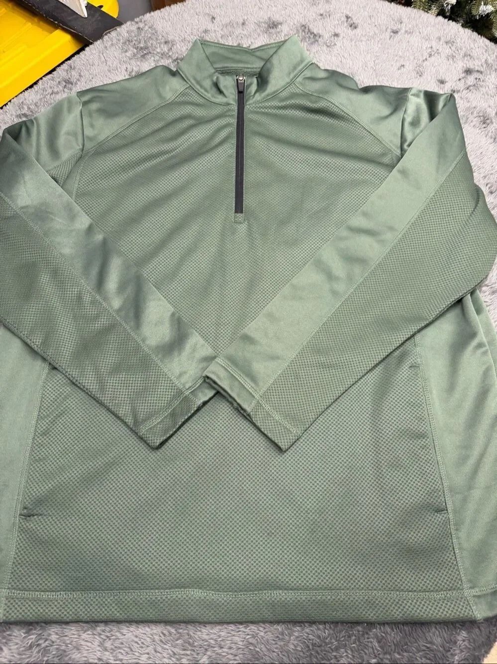 PGA Tour 1/4 Zip Pullover Size Men’s XL in Green!